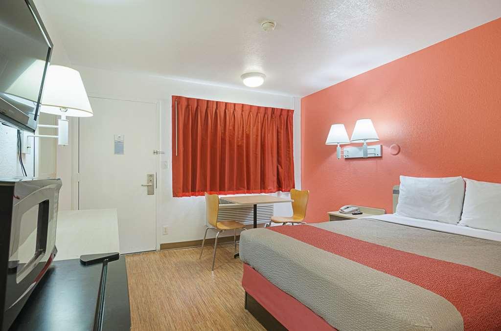 Home 6 Motel Топика Номер фото