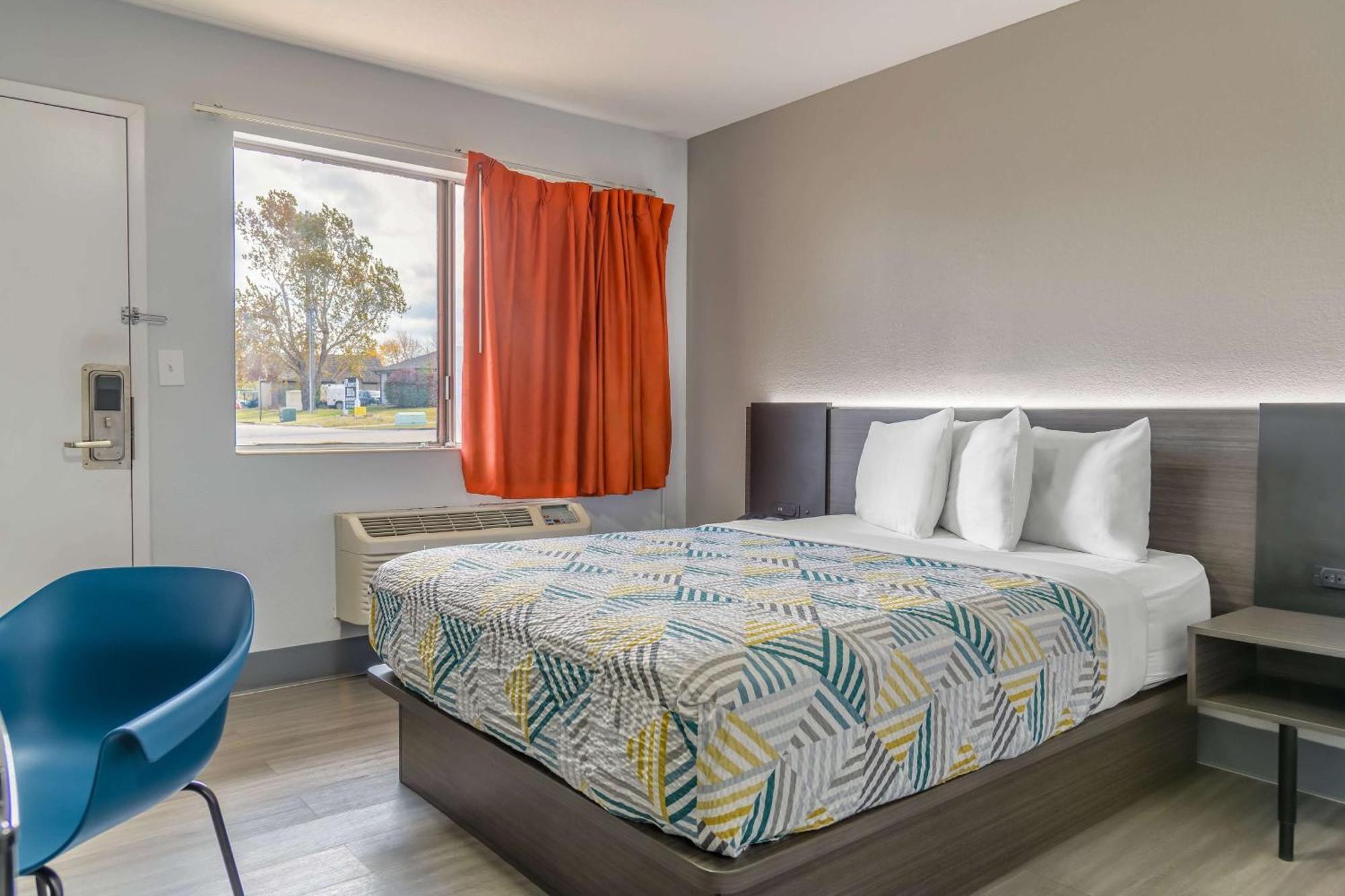 Home 6 Motel Топика Экстерьер фото