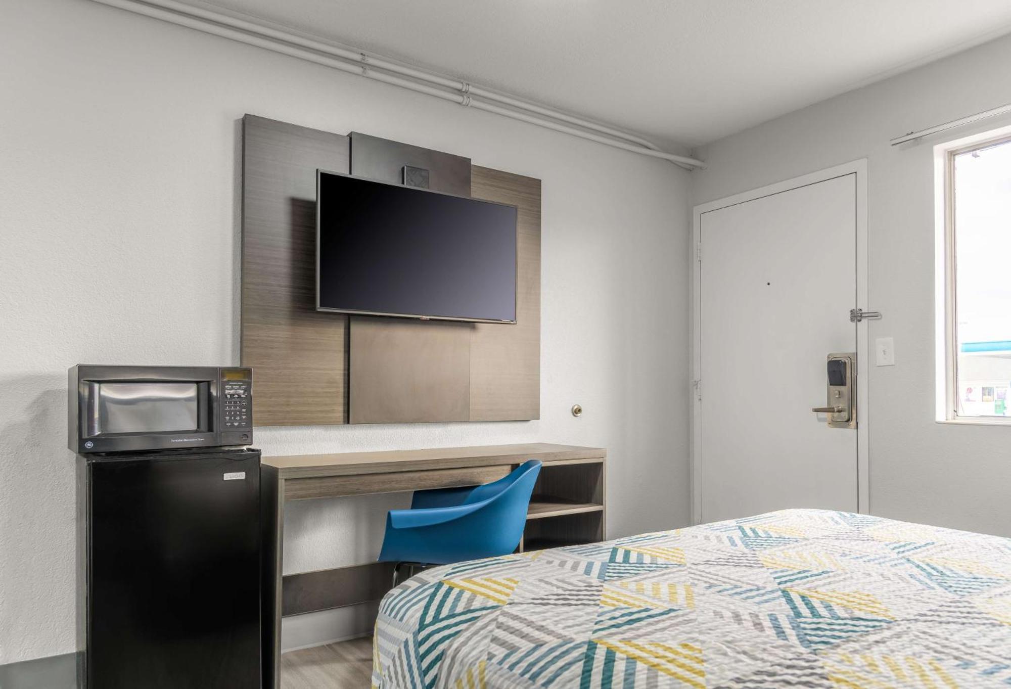 Home 6 Motel Топика Экстерьер фото