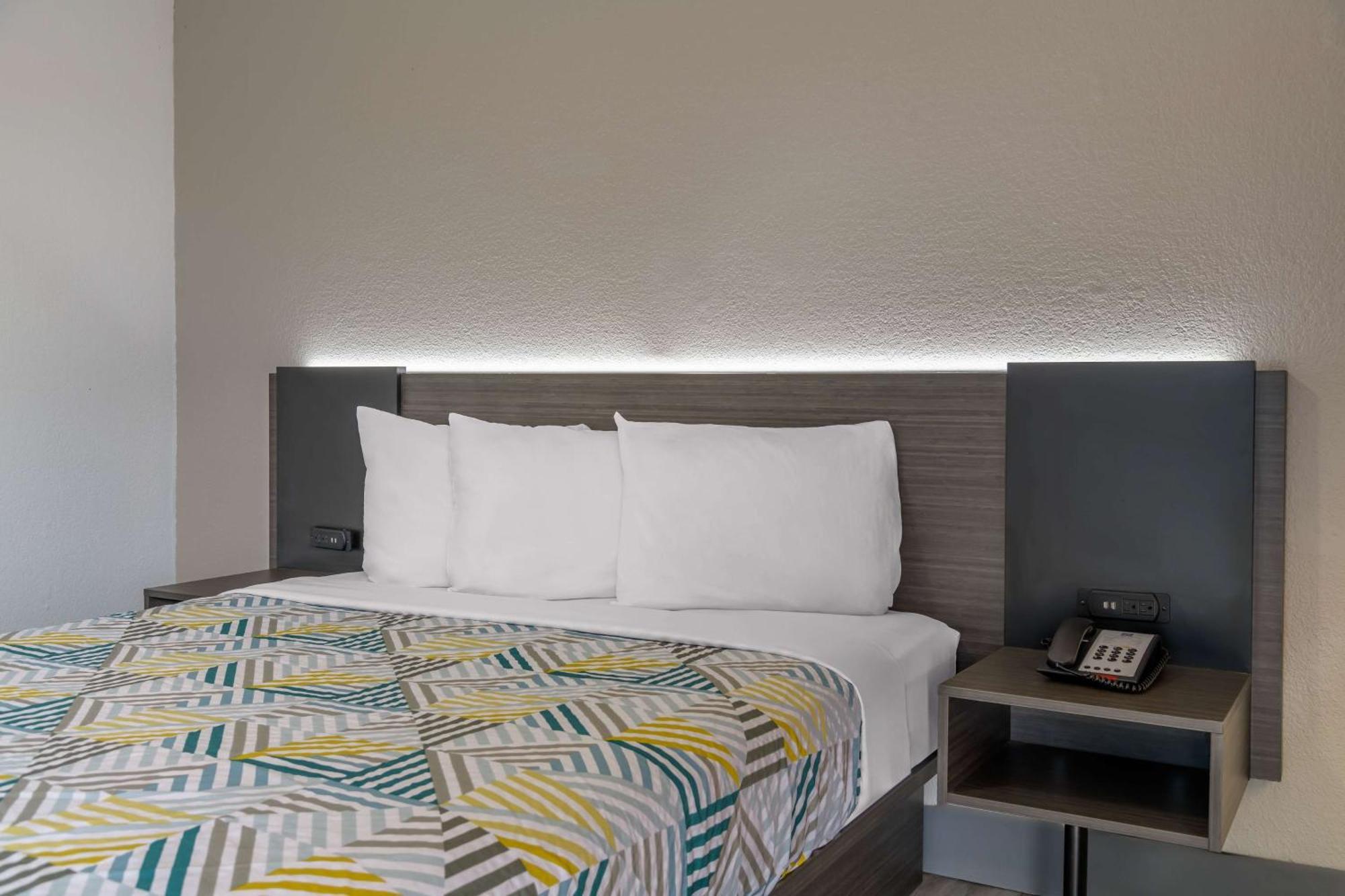 Home 6 Motel Топика Экстерьер фото