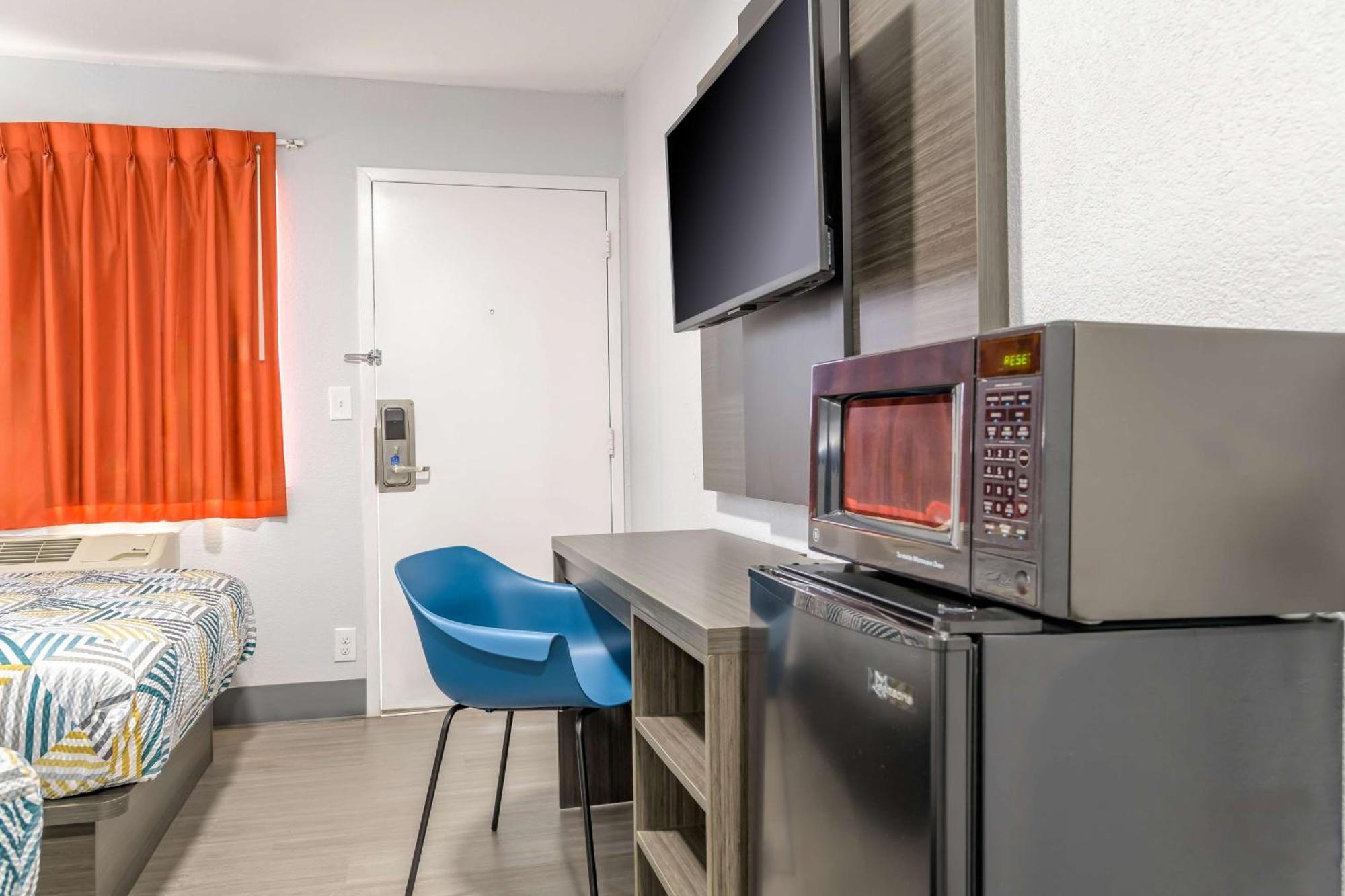 Home 6 Motel Топика Экстерьер фото