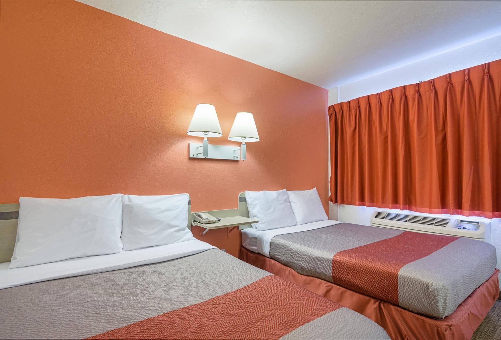 Home 6 Motel Топика Экстерьер фото
